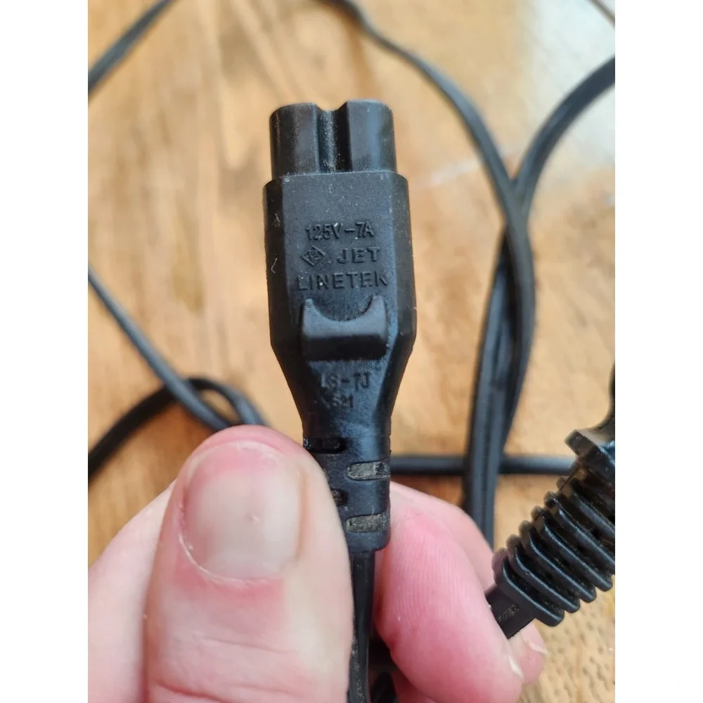 Volex E62405SP AC 7A 125V M1250A Cord